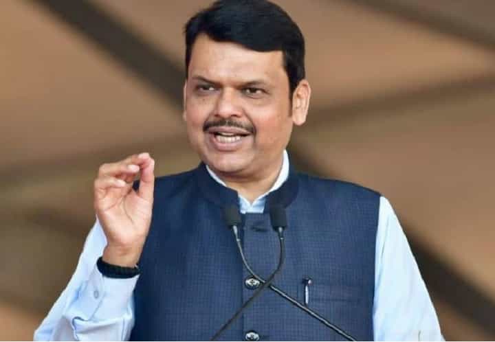 ज्यांचा गृहमंत्री जेलमध्ये गेला ते आम्हाला कायदा सुव्यवस्था शिकवत आहेत, देवेंद्र फडणवीस यांचा टोला ज्यांचा गृहमंत्री जेलमध्ये गेला ते आम्हाला कायदा सुव्यवस्था शिकवत आहेत, देवेंद्र फडणवीस यांचा टोला