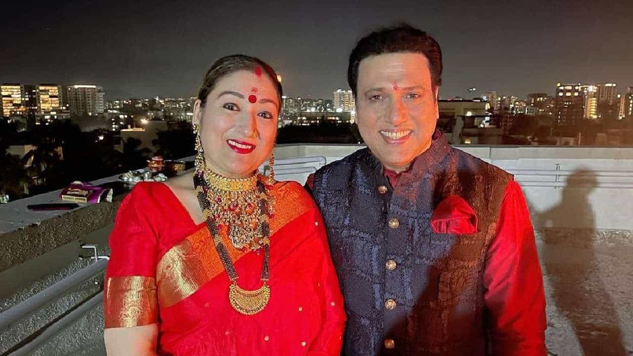 परवाना असलेल्या बंदुकीतून चुकून गोळी सुटल्याने मंगळवारी पहाटे अभिनेता गोविंदा जखमी झाला. गोविंदाच्या पायाला गोळी लागली असून रुग्णालयातील आयसीयूमध्ये त्याच्यावर उपचार सुरू आहेत.