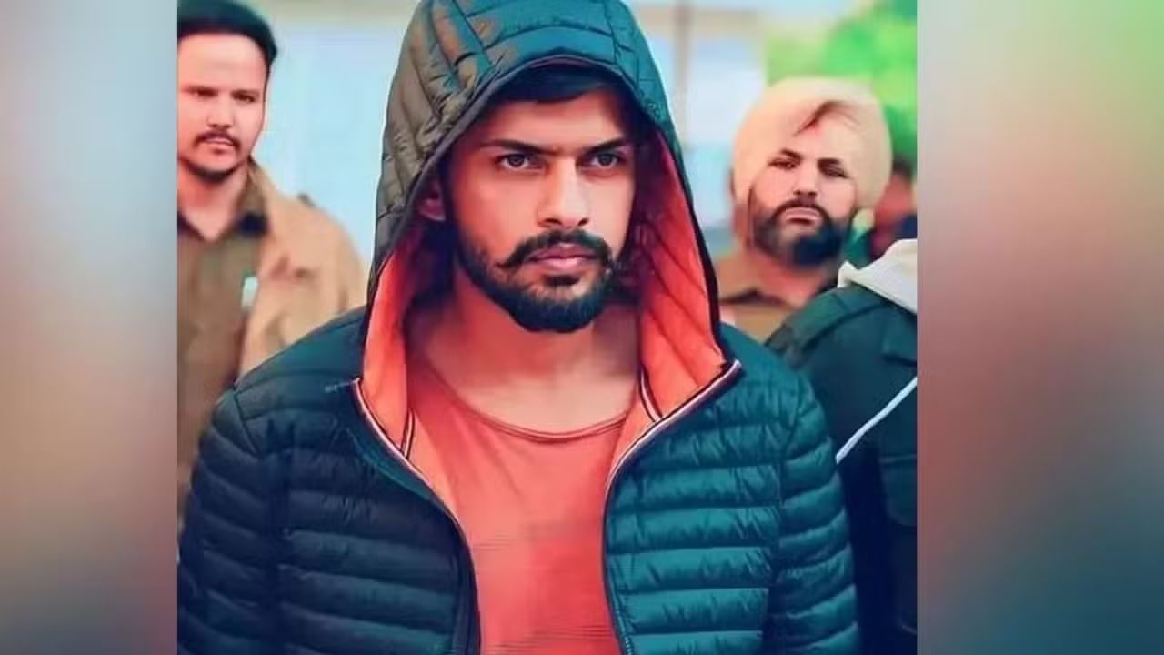 विधानसभा निवडणूक लढवण्यासाठी थेट लॉरेन्स बिश्नोईला पत्र, या पक्षाकडून तिकीट? विधानसभा निवडणूक लढवण्यासाठी थेट लॉरेन्स बिश्नोईला पत्र, या पक्षाकडून तिकीट?