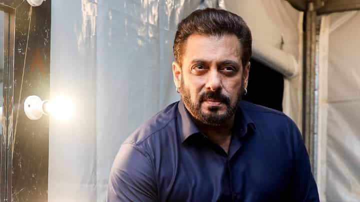 Salman Khan Death Threat : सलमान खानला पुन्हा धमकी, ‘दोन कोटी रूपये पाठव, नाहीतर मारून टाकेन..’ Salman Khan Death Threat : सलमान खानला पुन्हा धमकी, ‘दोन कोटी रूपये पाठव, नाहीतर मारून टाकेन..’