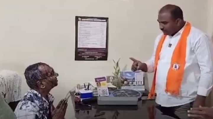 जरांगेंविरोधात पोस्ट लिहिणं भोवलं, तोंडच काळं केलं; डॉक्टर म्हणतो, मीही शिवाजी महाराजांचा मावळा... जरांगेंविरोधात पोस्ट लिहिणं भोवलं, तोंडच काळं केलं; डॉक्टर म्हणतो, मीही शिवाजी महाराजांचा मावळा...