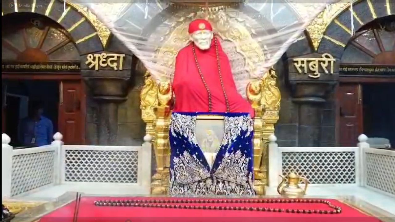 वाराणसीत साईबाबांची मूर्ती आणि प्रतिमा मंदिरातून हटवले, शिर्डीत साईभक्तांमध्ये नाराजी, नेमकं प्रकरण काय? वाराणसीत साईबाबांची मूर्ती आणि प्रतिमा मंदिरातून हटवले, शिर्डीत साईभक्तांमध्ये नाराजी, नेमकं प्रकरण काय?