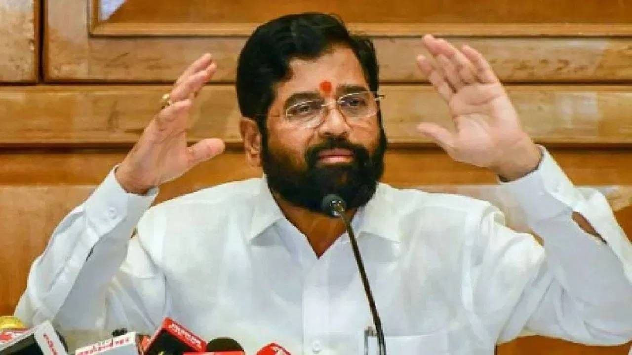 Shiv Sena Eknath Shinde Candidate List : कुणाची बायको तर कुणाचा मुलगा… शिंदे गटाच्या यादीतही घराणेशाहीला रेड कार्पेट Shiv Sena Eknath Shinde Candidate List : कुणाची बायको तर कुणाचा मुलगा… शिंदे गटाच्या यादीतही घराणेशाहीला रेड कार्पेट