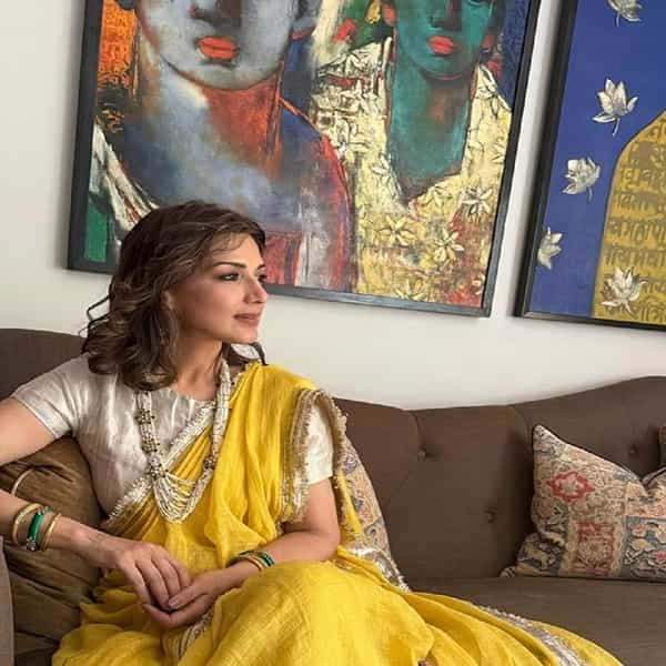 अभिनेत्री सोनाली बेंद्रे हिने स्वतःचे काही फोटो सोशल मीडियावर पोस्ट केले आहेत. फोटोंमध्ये अभिनेत्री प्रचंड सुंदर दिसत आहे.
