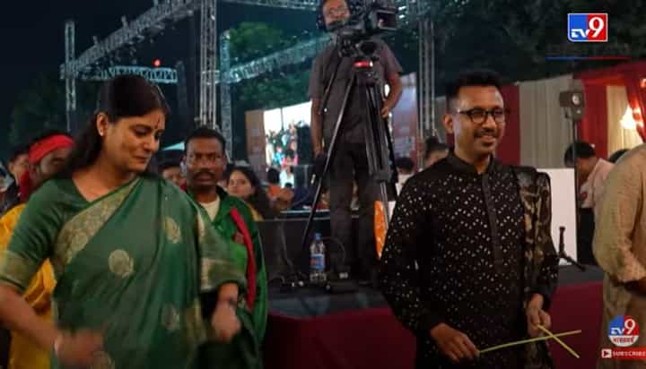 टीव्ही 9 फेस्टीव्हल ऑफ इंडीया : TV9 फेस्टीव्हलमध्ये अनुप्रिया पटेल यांनी घेतला देवी भगवतीचा आशीर्वाद टीव्ही 9 फेस्टीव्हल ऑफ इंडीया : TV9 फेस्टीव्हलमध्ये अनुप्रिया पटेल यांनी घेतला देवी भगवतीचा आशीर्वाद
