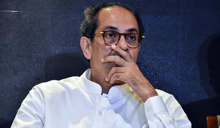 ठाकरे त्यांच्या आजाराचा सहानुभूतीसाठी वापर करतात, कोणी केला आरोप ठाकरे त्यांच्या आजाराचा सहानुभूतीसाठी वापर करतात, कोणी केला आरोप