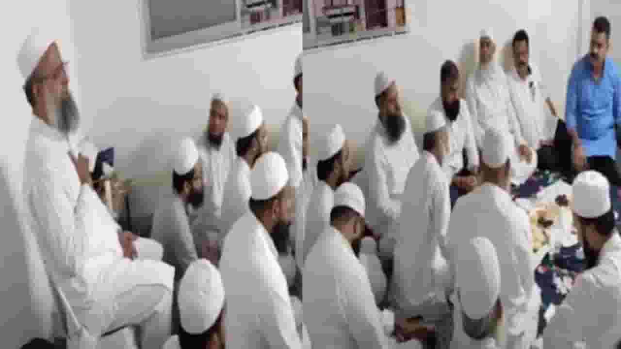 उद्धव ठाकरेंच्या 'या' उमेदवारांना विधानसभा निवडणुकीत विजयी करा, मौलानाचं आवाहन उद्धव ठाकरेंच्या 'या' उमेदवारांना विधानसभा निवडणुकीत विजयी करा, मौलानाचं आवाहन