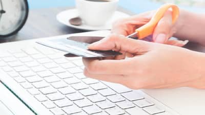 Credit Card बंद करायचे? आधी ‘या’ गोष्टी समजून घ्या