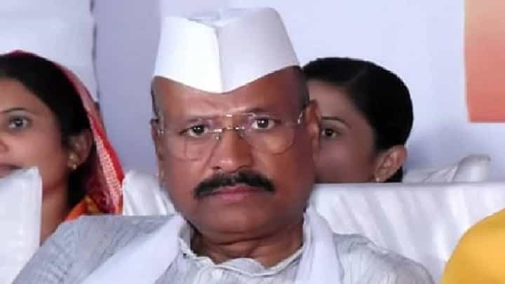 Abdul Sattar : 'जास्त हुशार्या मारू नका, अडीच वर्षांनंतर मी...'; अब्दुल सत्तारांनी विरोधकांना दिला थेट इशारा Abdul Sattar : 'जास्त हुशार्या मारू नका, अडीच वर्षांनंतर मी...'; अब्दुल सत्तारांनी विरोधकांना दिला थेट इशारा