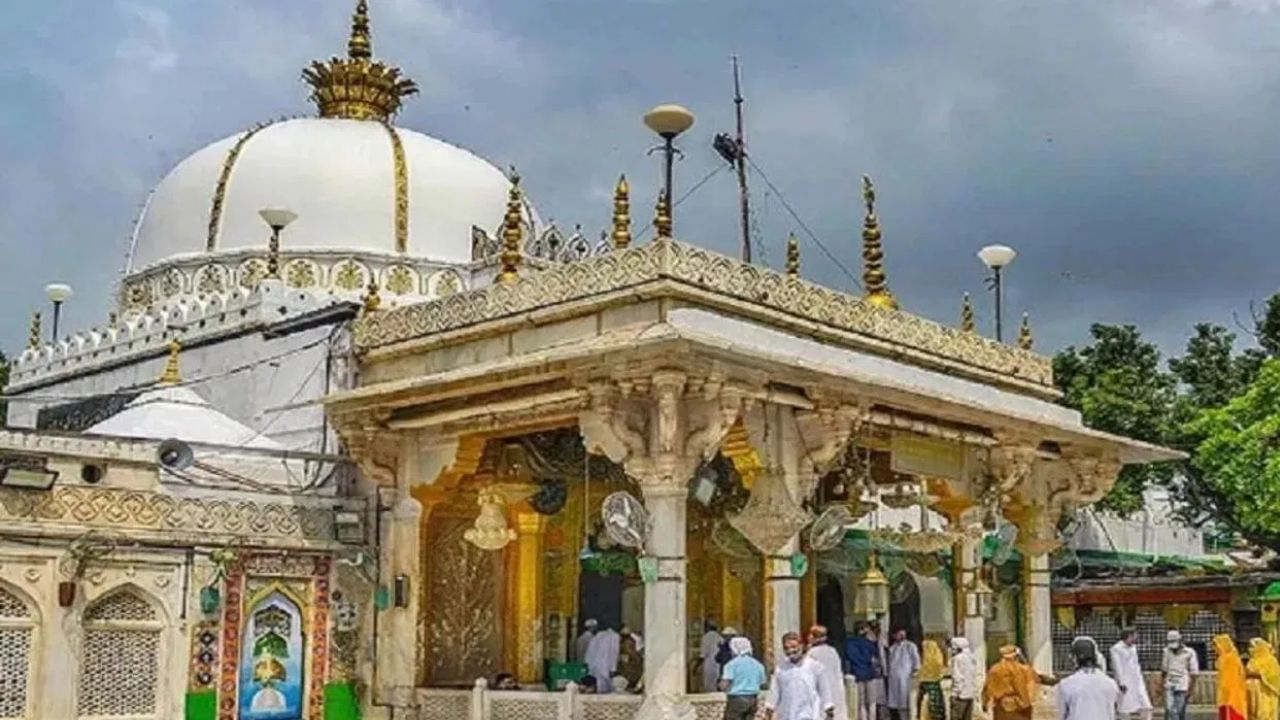 अजमेर दरगाहात शिव मंदिर असल्याचा दावा, कोर्टात याचिका मंजूर, आता सुनावणी...