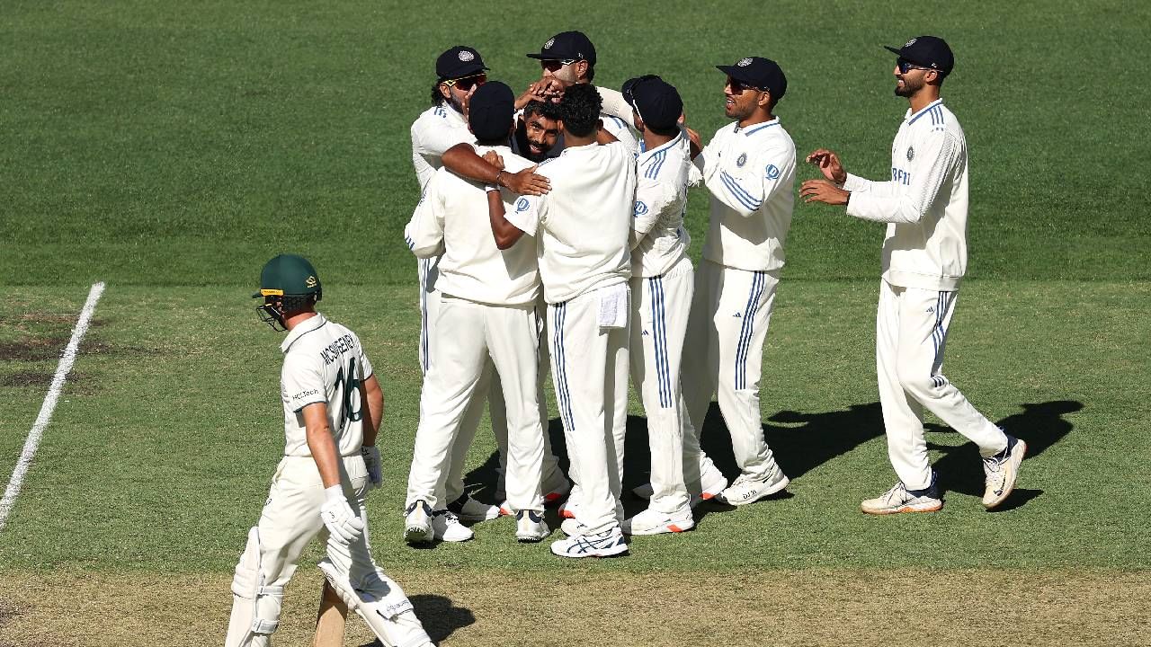 IND vs AUS : ऑस्ट्रेलियाचा पहिला डाव 104 धावांवर आटोपला, टीम इंडियाकडे पहिल्या डावात 46 धावांची आघाडी