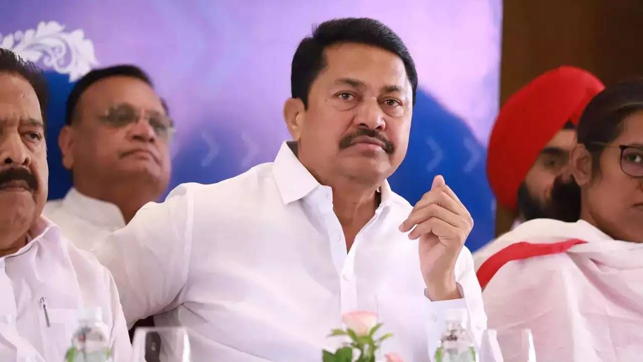 नाना पटोलेंबद्दल अपशब्द; साकोलीत महायुतीची खदखद चव्हाट्यावर, ऑडिओ क्लिप सोशल मीडियावर व्हायरल नाना पटोलेंबद्दल अपशब्द; साकोलीत महायुतीची खदखद चव्हाट्यावर, ऑडिओ क्लिप सोशल मीडियावर व्हायरल