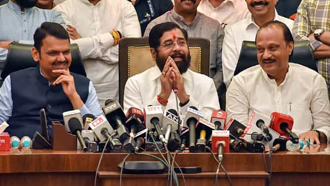 एकनाथ शिंदे की अजितदादा? नव्या सरकारमध्ये कोण वरचढ?, कुणाकडे मलईदार खाती? मंत्रिमंडळाचा फॉर्म्युला काय?