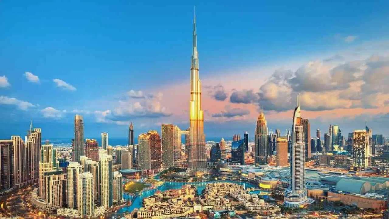 दुबईत पार्कींगवरुन भिडले भारतीय आणि पाकिस्तानी नागरिक, कोर्टाने एकाला देशातून काढले दुबईत पार्कींगवरुन भिडले भारतीय आणि पाकिस्तानी नागरिक, कोर्टाने एकाला देशातून काढले