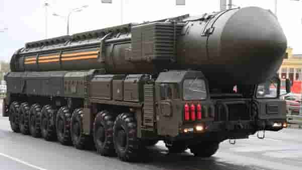 Russia-Ukraine War : युक्रेनवर मोठा हल्ला, रशियाने युद्धात पहिल्यांदाच वापरली खतरनाक ICBM मिसाइल्स