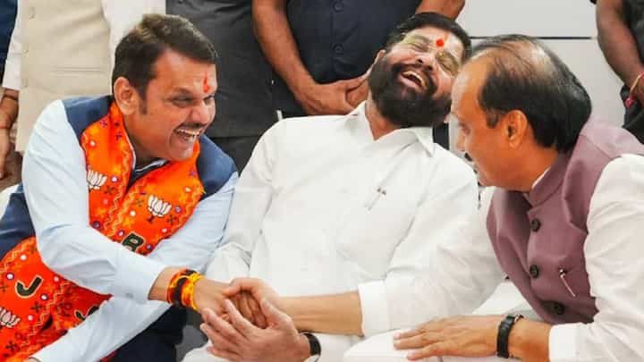 महायुतीत कोणाच्या वाट्याला किती मंत्रिपदं? मंत्रिपदाच्या वाटपासाठी फॉर्म्युल्यावर काय झाली चर्चा? महायुतीत कोणाच्या वाट्याला किती मंत्रिपदं? मंत्रिपदाच्या वाटपासाठी फॉर्म्युल्यावर काय झाली चर्चा?