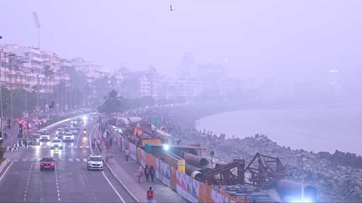 Mumbai Weather : मुंबईकरांनो काळजी घ्या, हवेची गुणवत्ता खालावली, बघा कितीवर पोहोचला AQI? Mumbai Weather : मुंबईकरांनो काळजी घ्या, हवेची गुणवत्ता खालावली, बघा कितीवर पोहोचला AQI?