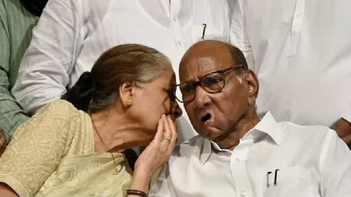 शरद पवारांच्या पत्नीला टेक्स्टाईल पार्कमध्ये जाण्यापासून रोखलं, अर्धा तास गेटवरच अन्..., नेमकं काय घडलं? शरद पवारांच्या पत्नीला टेक्स्टाईल पार्कमध्ये जाण्यापासून रोखलं, अर्धा तास गेटवरच अन्..., नेमकं काय घडलं?