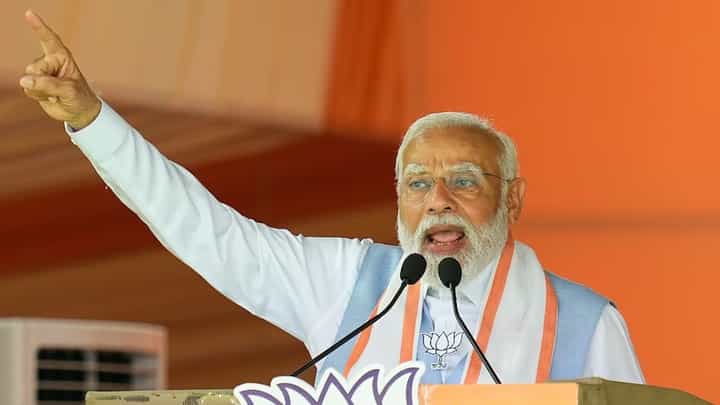 'महाराष्ट्राची सेवा करण्याचे सुख काही औरच, म्हणूनच.., ' काय म्हणाले नरेंद्र मोदी 'महाराष्ट्राची सेवा करण्याचे सुख काही औरच, म्हणूनच.., ' काय म्हणाले नरेंद्र मोदी