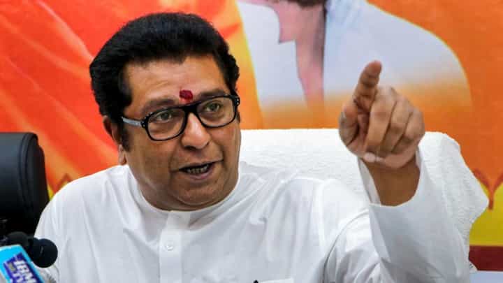Raj Thackeray : 'जर ती गोष्ट राज ठाकरे करत असेल तर उद्धव ठाकरे आडवा येतोच कसा?', बघा काय केला हल्लाबोल? Raj Thackeray : 'जर ती गोष्ट राज ठाकरे करत असेल तर उद्धव ठाकरे आडवा येतोच कसा?', बघा काय केला हल्लाबोल?