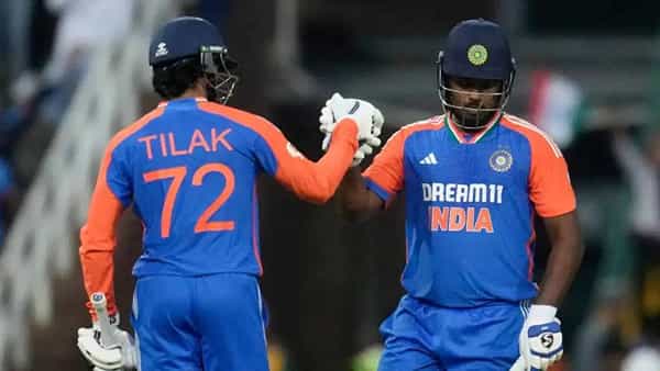 2024 हे वर्ष संपण्यासाठी अवघ्या काही दिवसांचा अवधी शिल्लक आहे. या वर्षातील टीम इंडियाचं वनडे आणि टी20 मालिका संपली आहे. त्यामुळे भारतीय संघ या वर्षात फक्त चार कसोटी खेळणार आहे. त्यानंतर उर्वरित एक कसोटी नव्या वर्षात असेल. म्हणजेच वनडे आणि टी20 चा एकही सामना नसेल.