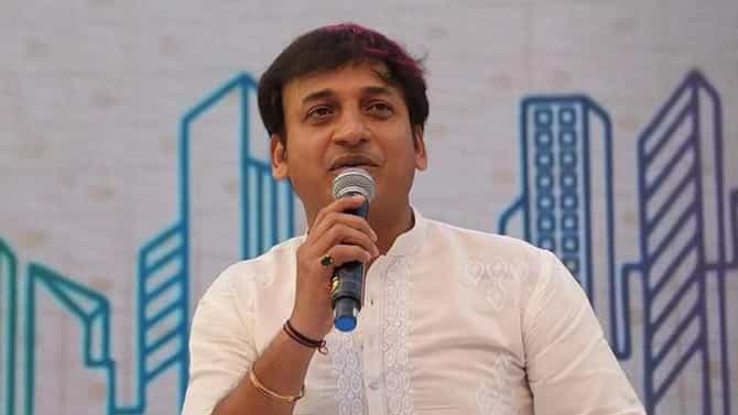 अन् मुख्यमंत्रीपदाचा चेहरा कोण हे कोडंही लवकर सुटेल..; संकर्षण कऱ्हाडेची राजकीय कविता एकदा ऐकाच..
