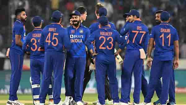 Team India : चॅम्पियन्स ट्रॉफीसाठी नवी जर्सी लाँच, टीम इंडिया पाकिस्तानात जाणार की नाही?