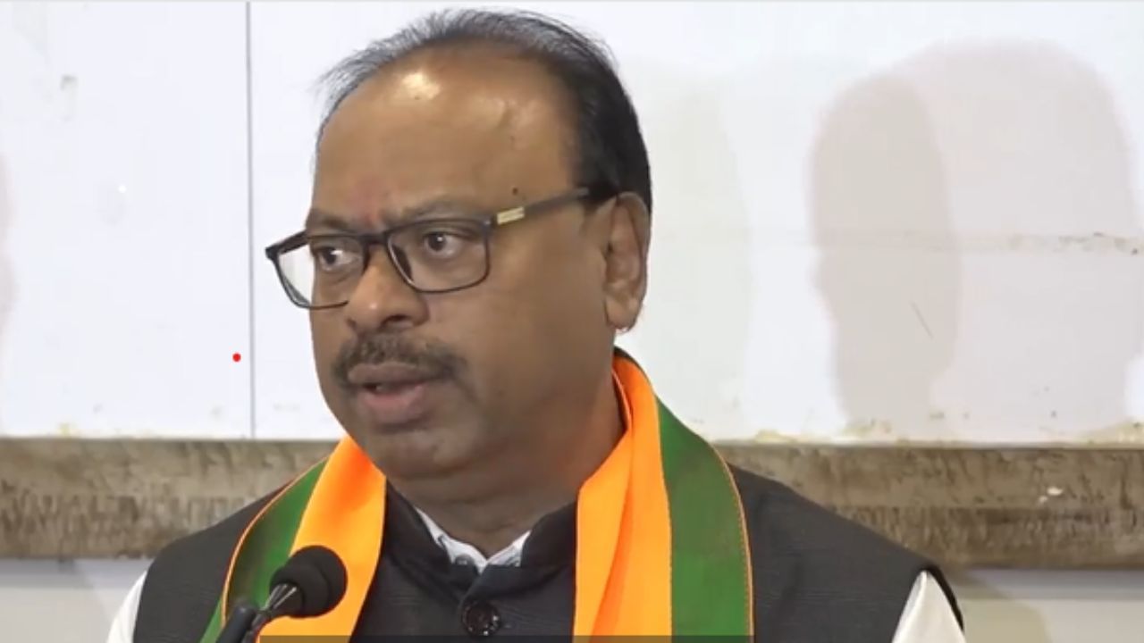 ...अन् बावनकुळेंनी मानले शिंदेंचे आभार, मुख्यमंत्रिपदाबाबत मोठी बातमी, घडामोडींना वेग ...अन् बावनकुळेंनी मानले शिंदेंचे आभार, मुख्यमंत्रिपदाबाबत मोठी बातमी, घडामोडींना वेग