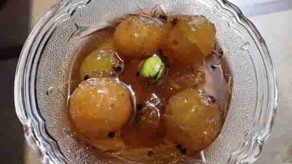 गुलाबी थंडीत आवळ्याचा मुरंबा ठरेल आरोग्यदायी, रेसिपी माहिती आहे का ?