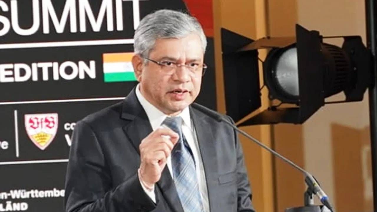 News9 Global Summit : तंत्रज्ञानाने चित्र बदललं, अवघ्या 5 तासात आला निकाल : अश्विनी वैष्णव News9 Global Summit : तंत्रज्ञानाने चित्र बदललं, अवघ्या 5 तासात आला निकाल : अश्विनी वैष्णव