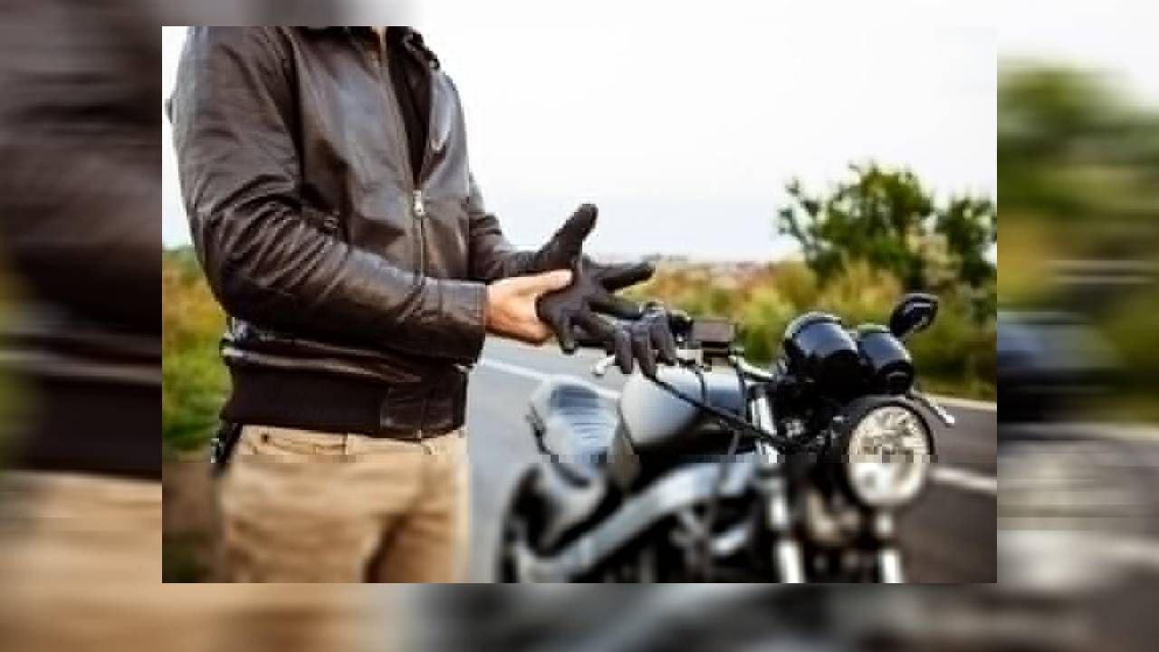 कडाक्याच्या थंडीत उपयोगी येतील हे हिटर हॅन्डग्लोव्हज, बाइक चालवताना हात पडणार नाही सुन्न कडाक्याच्या थंडीत उपयोगी येतील हे हिटर हॅन्डग्लोव्हज, बाइक चालवताना हात पडणार नाही सुन्न