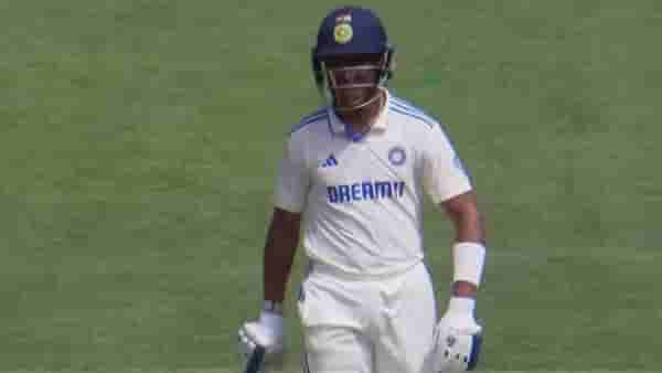 IND vs AUS : एकटा ध्रुव जुरेल भिडला, पर्थ कसोटीसाठी दावा ठोकला, रोहितच्या जागी संधी मिळणार?