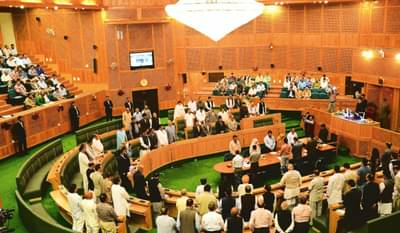 जम्मू-काश्मीर विधानसभेत कलम 370 लागू करण्याचा प्रस्ताव, सभागृहात मोठा गदारोळ