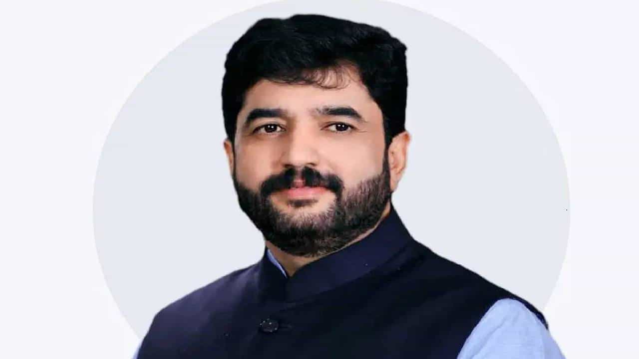 Murlidhar Mohol : मुख्यमंत्रिपदासाठी मुरलीधर मोहोळ यांचं नाव? सोशल मीडियावर होणाऱ्या चर्चांवर स्पष्टच म्हणाले...