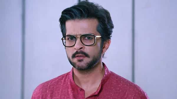 झी मराठी वाहिनीवरील 'नवरी मिळे हिटलरला' या मालिकेचं कथानक अत्यंत रंजक वळणावर येऊन पोहोचलं आहे. जहागीरदारांच्या घरी दिवाळी दणक्यात साजरी करण्यात आली.