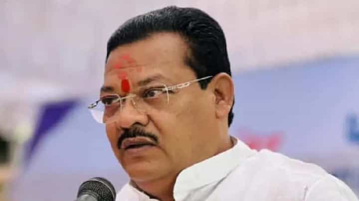 Yogesh Kadam Video : 'संजय शिरसाट यांच्या मताला महायुतीत महत्त्व नाही, ते...', शिंदेंच्या दोन मंत्र्यांमध्येच जुंपली Yogesh Kadam Video : 'संजय शिरसाट यांच्या मताला महायुतीत महत्त्व नाही, ते...', शिंदेंच्या दोन मंत्र्यांमध्येच जुंपली