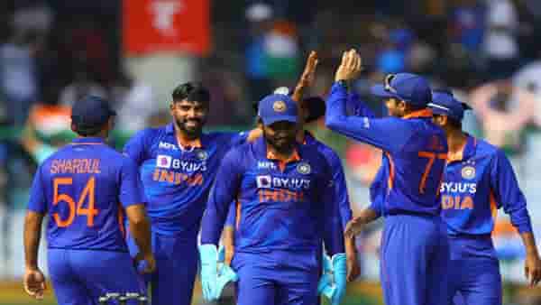 IND vs SA T20i : दक्षिण आफ्रिकेविरुद्ध सर्वाधिक विकेट्स घेणारे टॉप 5 भारतीय गोलंदाज, नंबर 1 कोण?