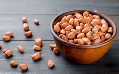 हिवाळ्यात शेंगदाणे खाल्ल्याने होतात आश्चर्यकारक फायदे, रोग प्रतिकारक शक्ती वाढवण्यासोबतच पचनास करते मदत