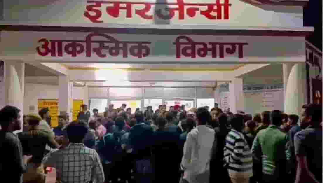 युपीतील रुग्णालयाला लागलेल्या आगीत 10 नवजात बालकांच्या झालेल्या मृत्यूने हळहळ युपीतील रुग्णालयाला लागलेल्या आगीत 10 नवजात बालकांच्या झालेल्या मृत्यूने हळहळ