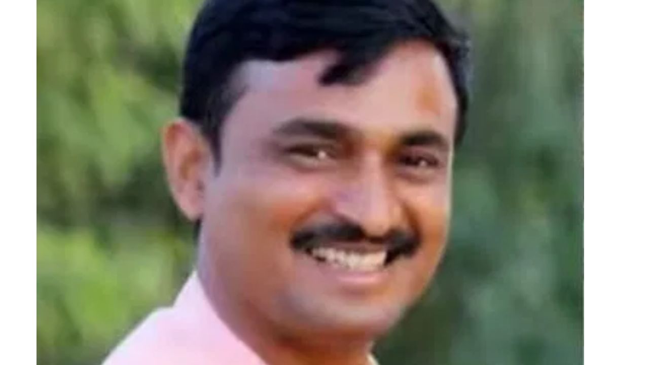 सरपंच संतोष देशमुखांच्या पोस्टमार्टम अहवालातून अनेक धक्कादाय खुलासे, कौर्याची परिसीमा, शेवटच्या दीड तासात नेमकं काय घडलं?