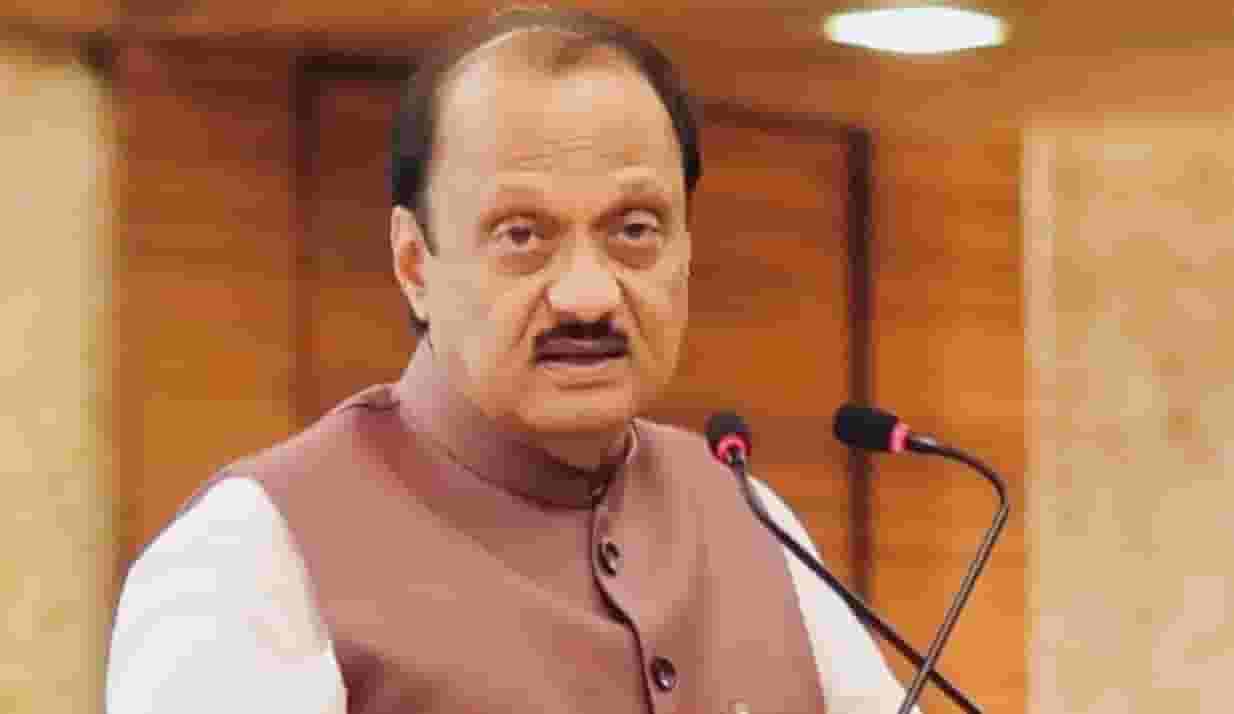 Ajit Pawar : दोन दिवसांपासून गायब, तिसऱ्या दिवशी अजितदादा विधिमंडळात प्रकटले? नॉट रिचेबल असण्याचं कारण आलं समोर Ajit Pawar : दोन दिवसांपासून गायब, तिसऱ्या दिवशी अजितदादा विधिमंडळात प्रकटले? नॉट रिचेबल असण्याचं कारण आलं समोर