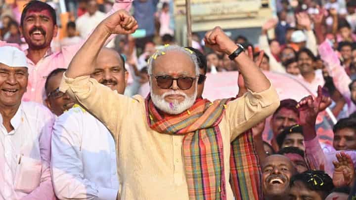 Chhagan Bhujbal : 'साहेब म्हणतील ते तोरण अन् साहेब म्हणतील तेच...', छगन भुजबळांच्या समर्थनार्थ कुठे झळकले बॅनर? Chhagan Bhujbal : 'साहेब म्हणतील ते तोरण अन् साहेब म्हणतील तेच...', छगन भुजबळांच्या समर्थनार्थ कुठे झळकले बॅनर?