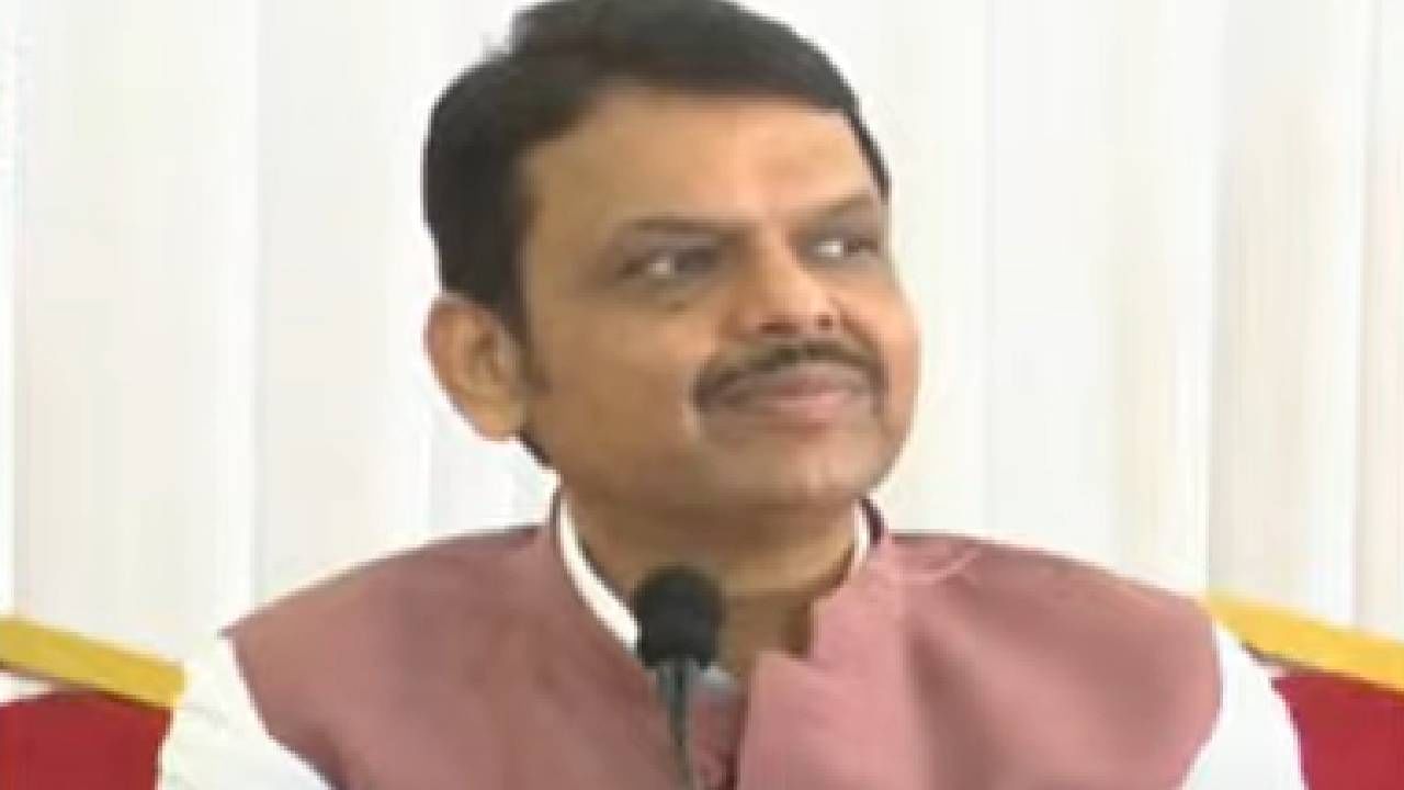 Devendra Fadnavis : इलेक्ट्रीसिटीच्या दरांबद्दल मुख्यमंत्र्यांनी दिली Good News, गेम चेंजर ठरणाऱ्या प्रकल्पांबद्दल बोलले