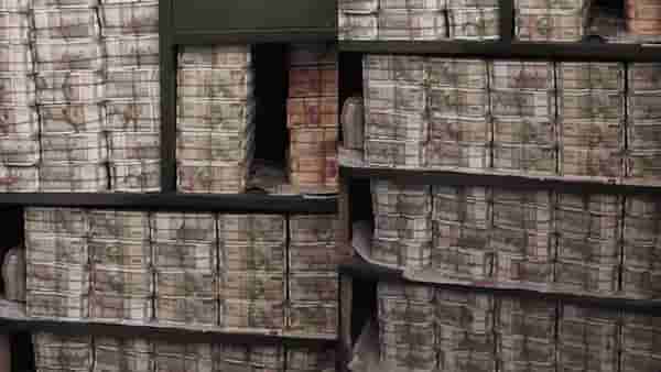 Income Tax raids: भारतातील सर्वात मोठा आयकरचा छापा, ट्रकमध्ये भरावे लागल्या नोटा, 36 मशीन, 10 दिवस मोजणी...किती कोटी रुपये जप्त