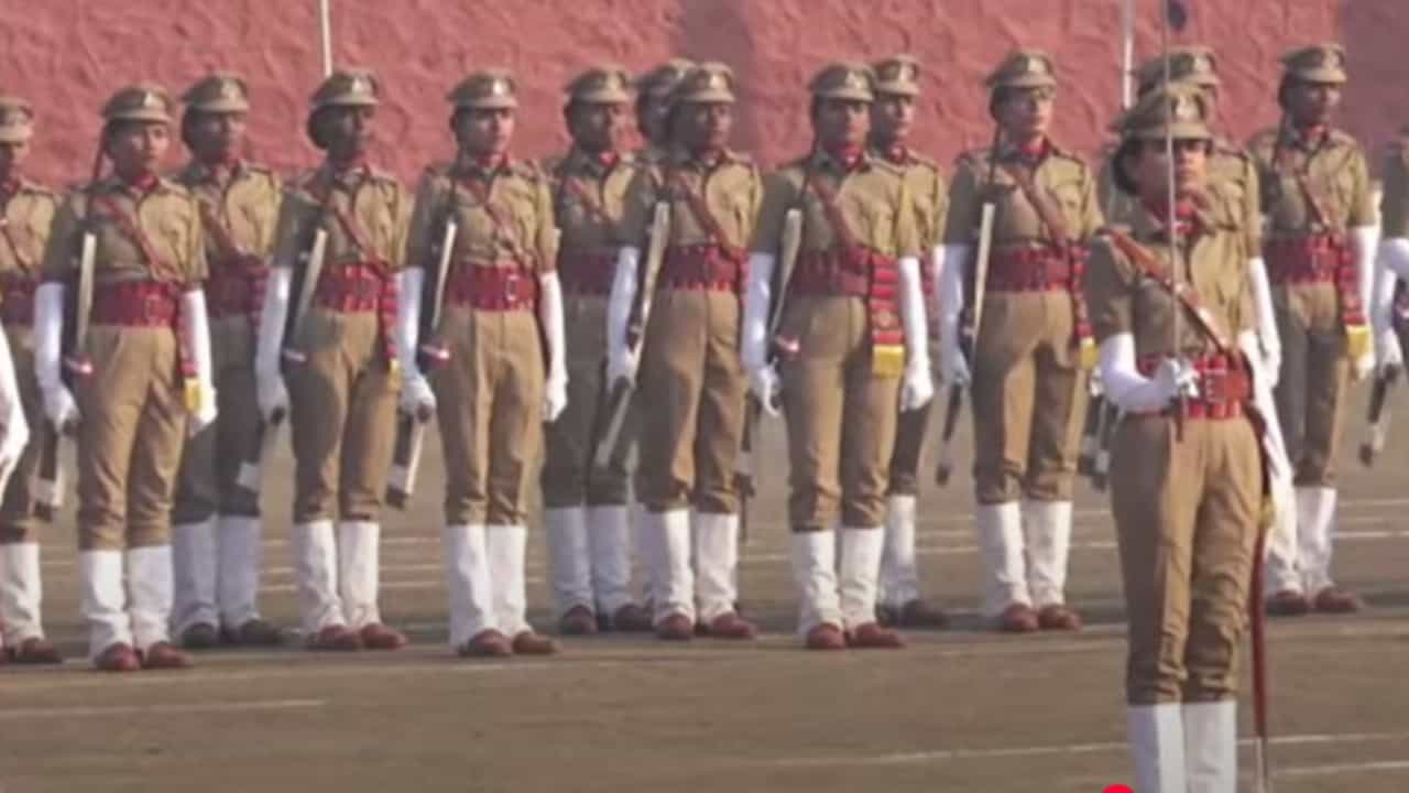 Nashik: अनेकांचे डोळे पाणावले, अत्यंत भावनिक क्षण, 5 अनाथ मुलं पोलीस उपनिरीक्षक म्हणून सेवेत रुजू