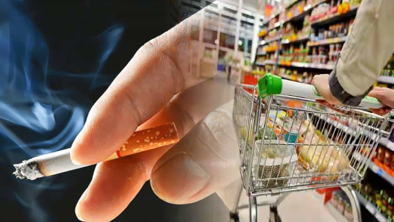 तुम्ही कोल्डड्रिंक्स पितात? सिगारेट-तंबाखूचंही व्यसन आहे? मग हे वाचाच.. तुमच्या खिशाला बसणार कात्री तुम्ही कोल्डड्रिंक्स पितात? सिगारेट-तंबाखूचंही व्यसन आहे? मग हे वाचाच.. तुमच्या खिशाला बसणार कात्री