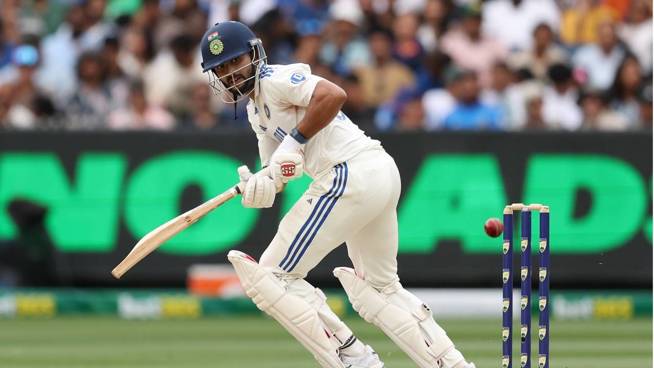 नितीश कुमार रेड्डीने या खेळीत मारलेला षटकार खास ठरला. या षटकाराच्या जोरावर नितीशने एका खास विक्रमाची नोंद केली आहे. या मालिकेत आठव्यांदा नितीश कुमारने षटकार ठोकला आहे.