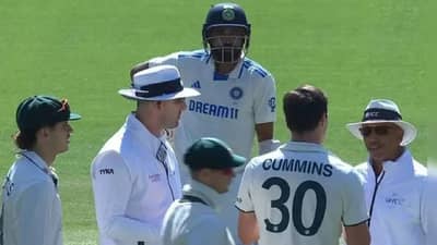 सिराजच्या विकेटसाठी पॅट कमिन्सन पंचांशी भिडला, मेलबर्न कसोटीत हायव्होल्टेज ड्रामा