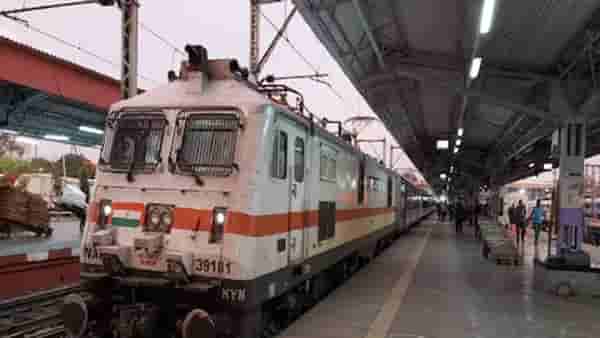 ना तिकीट दरवाढ, ना मालभाड्यात वाढ, पण रेल्वे मालामाल, भारतीय रेल्वेने शोधला हा अनोखा पर्याय