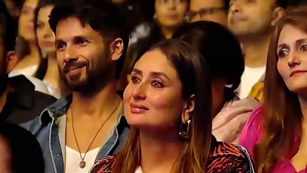 अभिनेता शाहिद कपूर आणि करीना कपूर ही बॉलिवूडमधील सर्वांत लोकप्रिय जोडी होती. या दोघांच्या ब्रेकअपनंतर चाहतेसुद्धा बरेच नाराज झाले होते. मात्र आता बऱ्याच वर्षांनंतर शाहिद-करीना एकाच फ्रेममध्ये एकत्र दिसले.